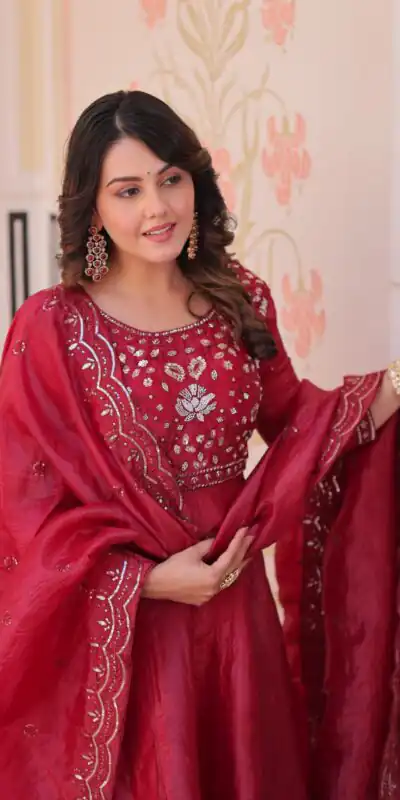 Alternative view of Shiny Red Gold Crush Beads Embroidery Work Gown
