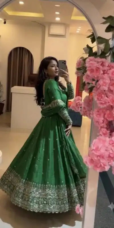Alternative view of Stunning Green Crunchy Silk Embroidery Work Gown