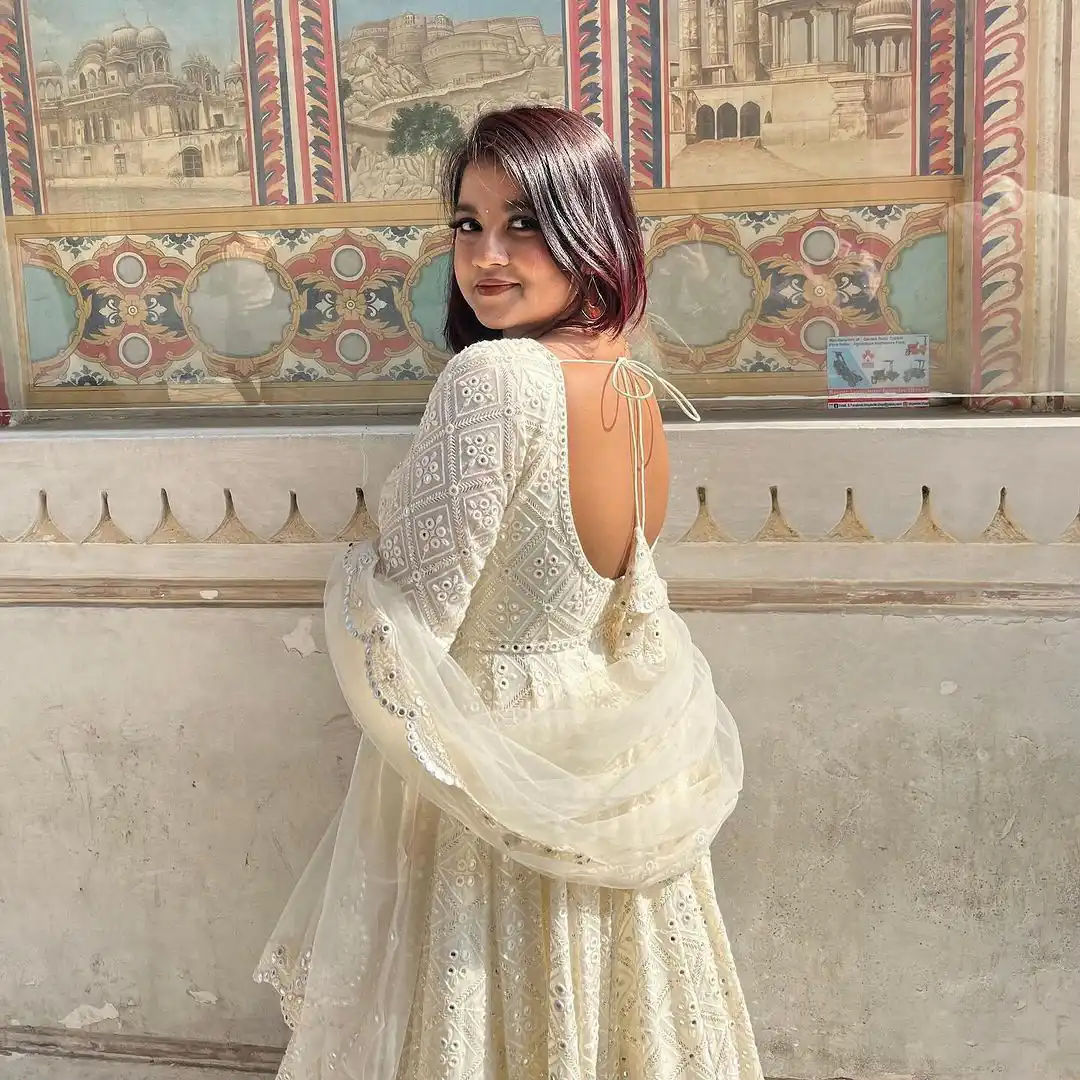 ZB 5029 White Fox Georgette Gown Perfect for Wedding, Party, Makar Sankranti, Festival Celebrations, Engagement –. Grab it for ₹2549. Delivery 4-6 Worki | Gowns, Bollywood Gowns, Creative Gowns, Designer Gowns, Embroidered Gowns, Party Wear Gowns
