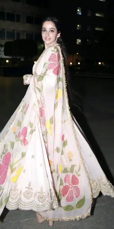 ZB 5072 Cream Fox Perfect for Wedding, Party, Durga Puja, Diwali, Anniversary –Georgette Gown. Now at just ₹2049. Delivery 4-6 Working Days. Shop now. | Gowns, Bollywood Gowns, Creative Gowns, Designer Gowns, Embroidered Gowns, Party Wear Gowns