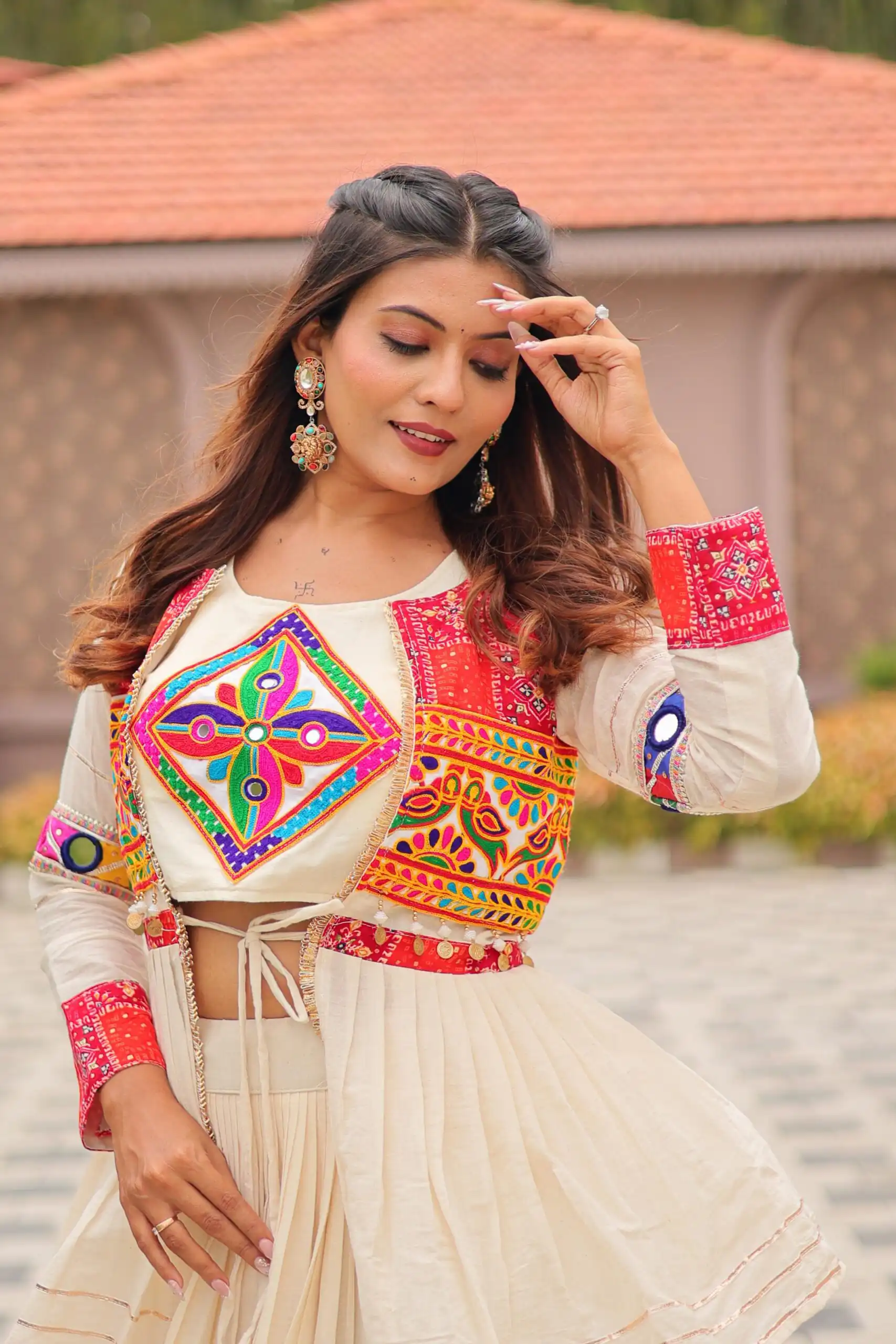 Ram 120 White in Pure Cotton Mirror Work & Gamthi Work Lehenga Choli . Exclusive Offer ₹3049. Delivery 4-6 Working Days. Shop now. | Lehenga, Bollywood Lehenga, Creative Lehenga, Designer Lehenga, Embroidered Lehenga, Party Wear Lehenga