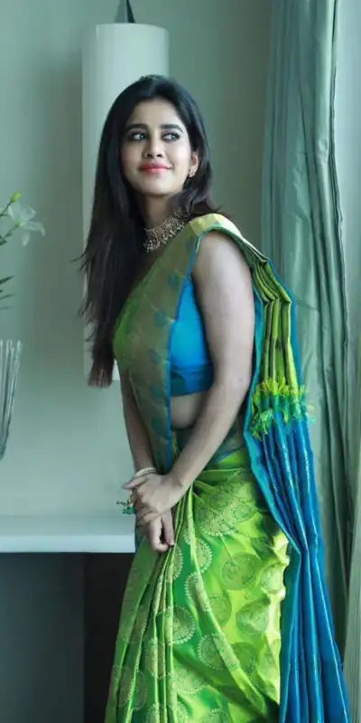KP 4069 Green Soft Lichi Silk Cloth Saree Perfect for Wedding, Party, Family Gatherings, Sangeet, Festive Deal ₹1449. Delivery 4-6 Working Days | Sarees, Bollywood Sarees, Creative Sarees, Designer Sarees, Embroidered Sarees, Ethnic Saree, Modern Digital sarees, Party Wear Sarees