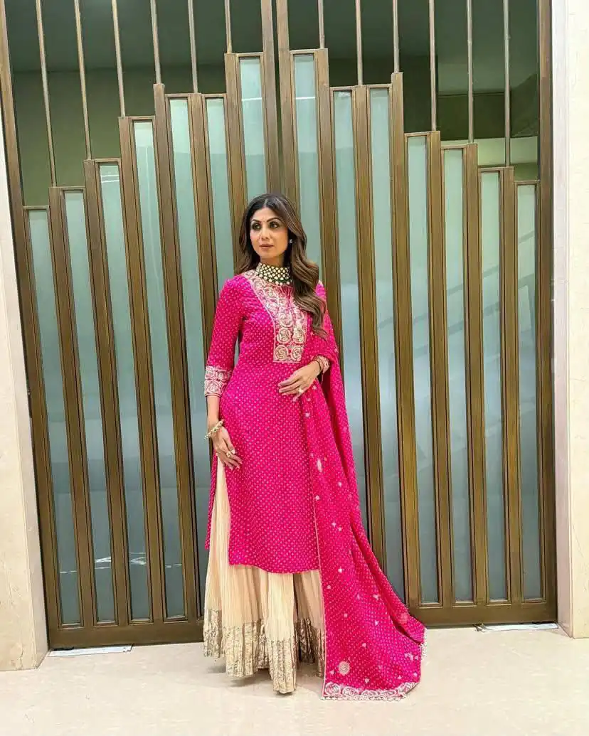 ZB 5049 Pink Faux Georgette Salwar Suit Perfect for Wedding, Party, Family Gatherings, Sangeet, Housewarming – . Affordable Price ₹2399. Days | Jump Suits, Salwar suit, Designer Suits, Casual Suits, Creative suits, Palazzo Suits, Party Wear Suits, Patiala Suits, Straight Suits