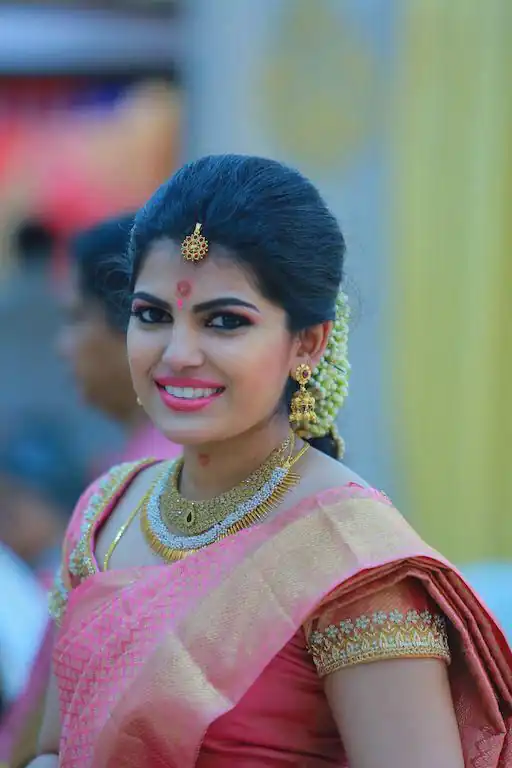 KP 2098 Peach Soft Lichi Silk Cloth Saree Perfect for Wedding, Party, Family Gatherings, Sangeet, Ethnic Day – . Festive Deal ₹1349. Delivery 4-6 Workin | Sarees, Bollywood Sarees, Creative Sarees, Designer Sarees, Embroidered Sarees, Ethnic Saree, Modern Digital sarees, Party Wear Sarees