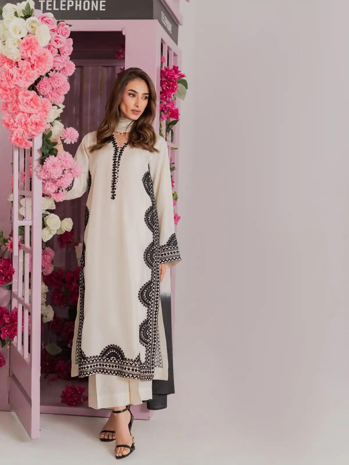 Fantastic White Biscuit Slab Thread Work Salwar Suit