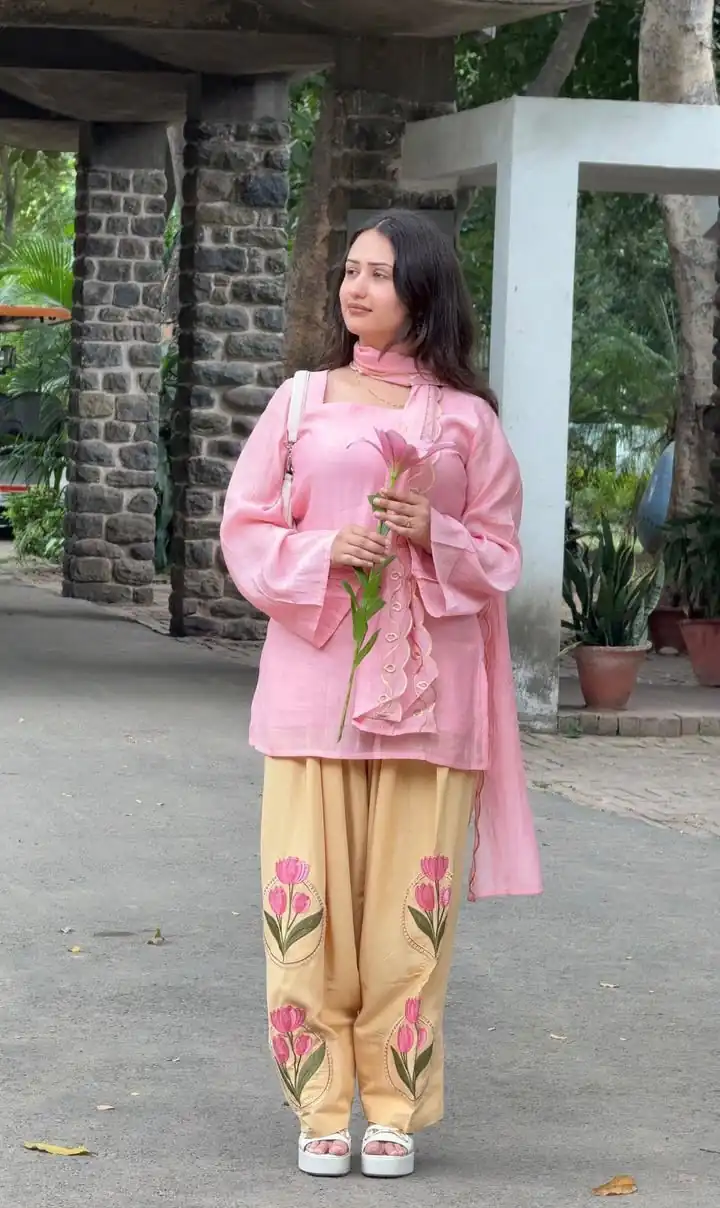 Solid Pink Mal Cotton Embroidery Work Salwar Suit - Image 5