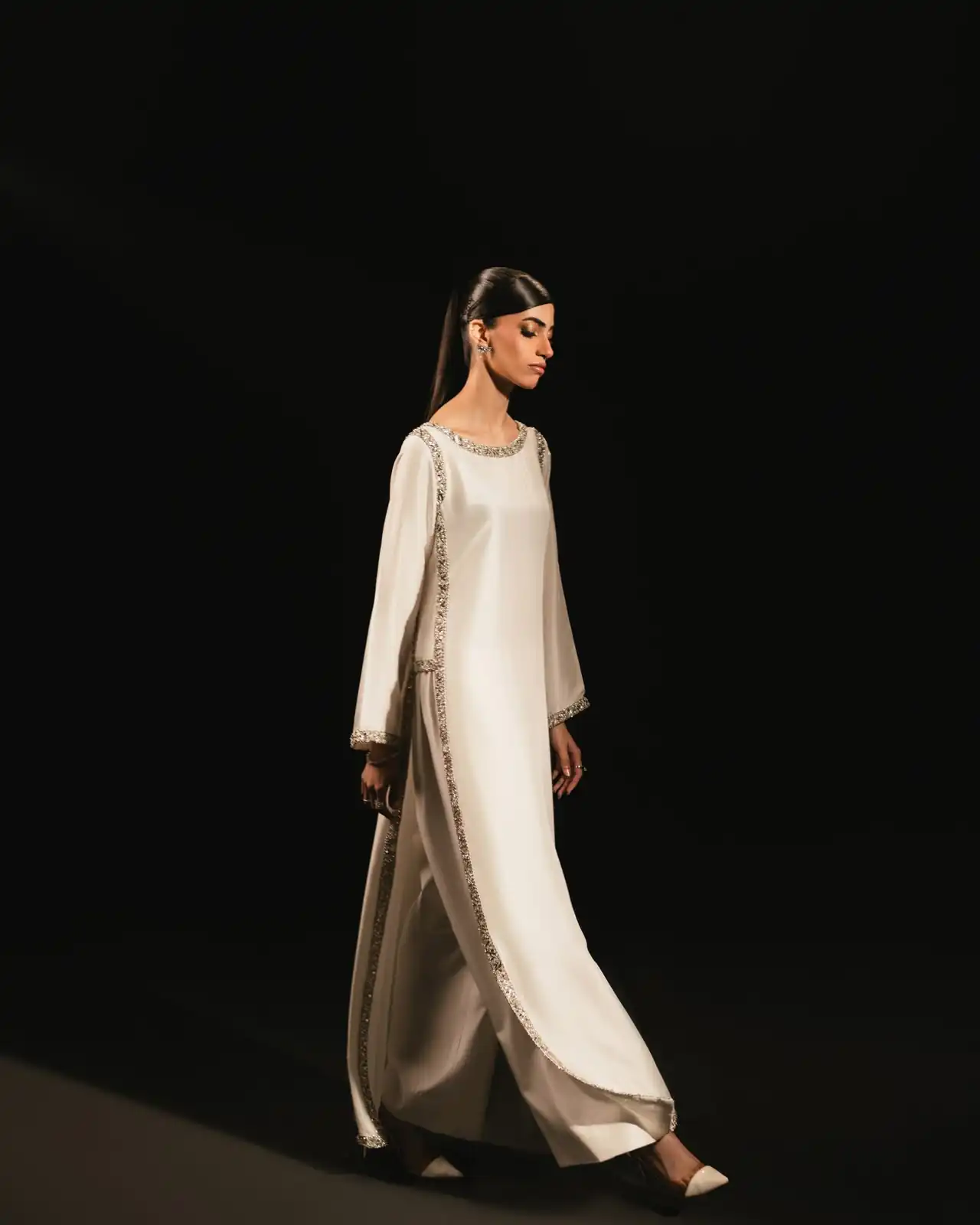 Stylish White Natural Crep Breads Work Salwar Suit - Image 2