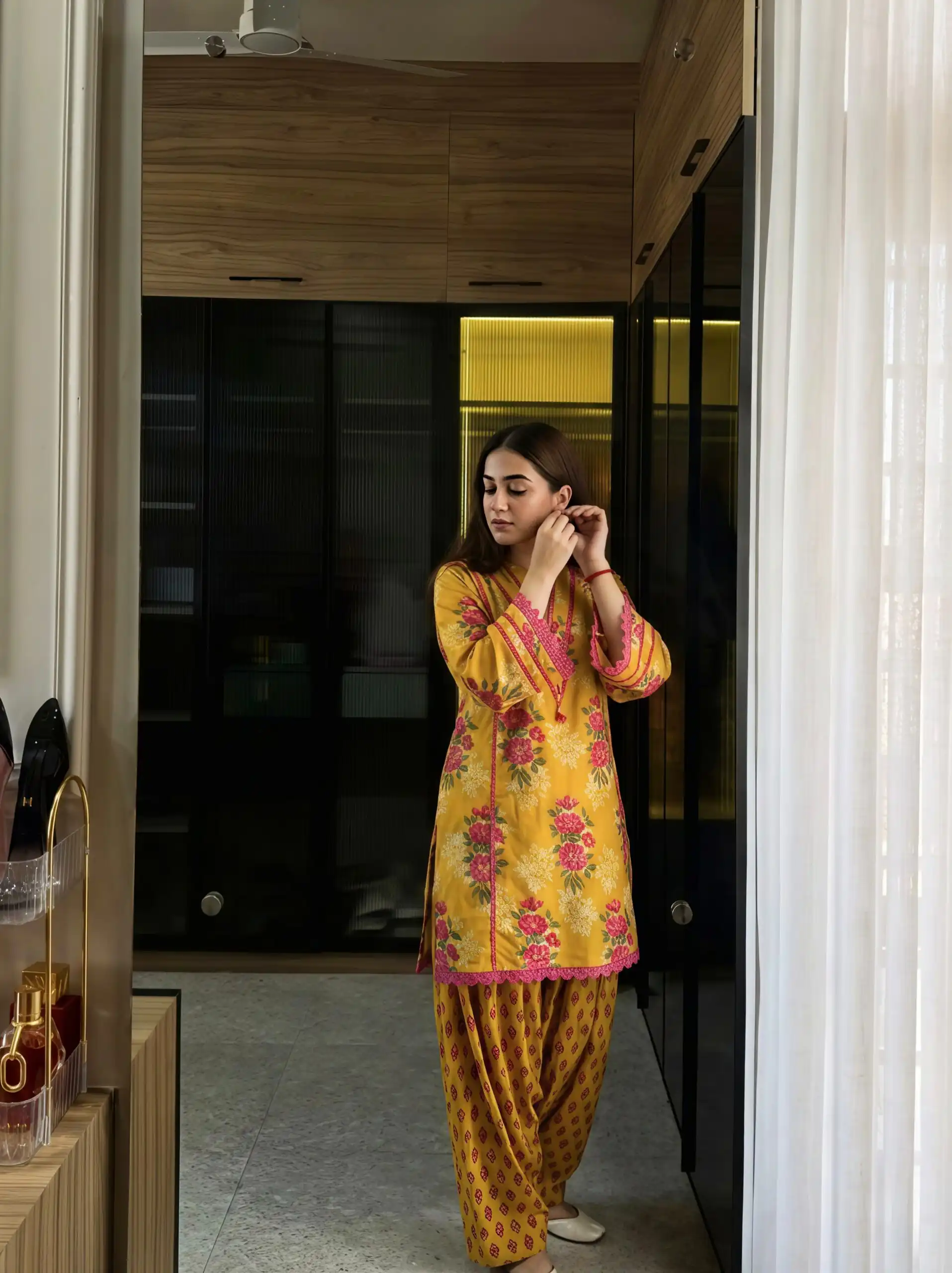 Trendy Yellow Natural Crep Digital Print Salwar Suit - Image 4