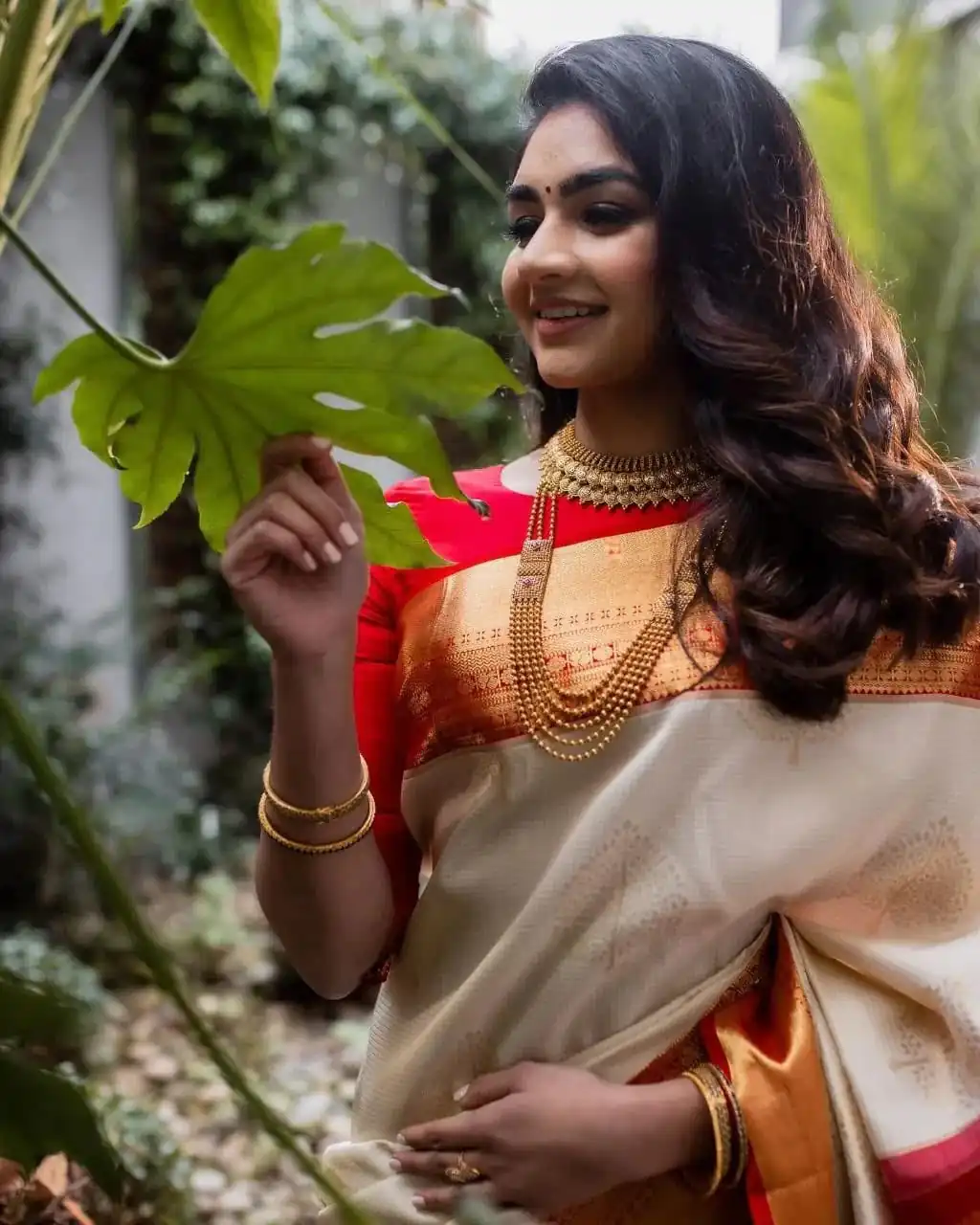 KPR 254 Cream Soft Lichi Silk Saree with Lace Work & Lace Border. Introductory Price ₹1449. Delivery 4-6 Working Days. Shop now. | Sarees, Bollywood Sarees, Creative Sarees, Designer Sarees, Embroidered Sarees, Ethnic Saree, Modern Digital sarees, Party Wear Sarees
