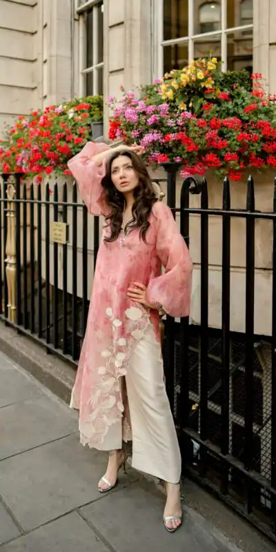 RTC 6054 Peach Colour Organza Silk Salwar Suit with Designer Work. Exclusive Offer ₹2099. Delivery 4-6 Working Days. Shop now. | Jump Suits, Salwar suit, Designer Suits, Casual Suits, Creative suits, Palazzo Suits, Party Wear Suits, Patiala Suits, Straight Suits