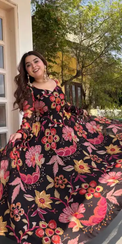 RTC 6058 | Black Tabby Organza Salwar Suit with Digital Print & Lace Work. Grab it for ₹2449. Delivery 4-6 Working Days. Shop now. | Anarkali Suits, Bollywood Anarkali, Creative-Anarkali, Designer Anarkali, Embroidered Anarkali, Party Wear Anarkali, Salwar suit