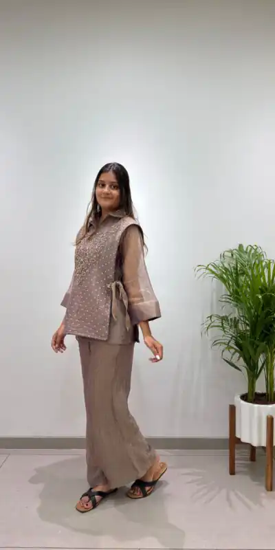 BE 484 Brown Colour | Brown Salsa Silk Kurti with Hand Work. Get it for ₹2199. Delivery 4-6 Working Days. Online Shop now. | Kurti, Bollywood Kurti, Creative Kurtis, Designer Kurti, Party Wear Kurti, Selfie Kurti
