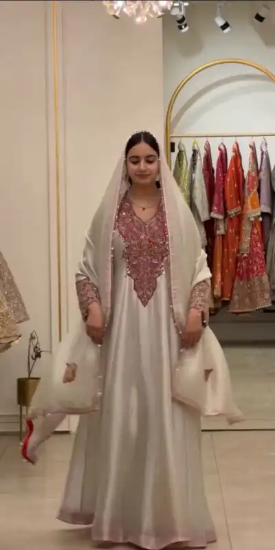 Alternative view of Nice Pink Soft Organza Embroider Work Salwar Suit