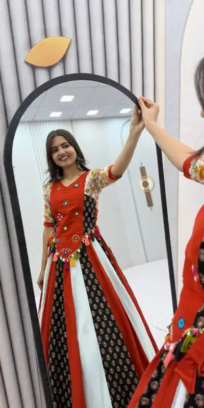 PC 587 Red in Pure Cotton Mirror Work & Gamthi Work Lehenga Choli . Exclusive Offer ₹3049. Delivery 4-6 Working Days. Shop now. | Lehenga, Bollywood Lehenga, Creative Lehenga, Designer Lehenga, Embroidered Lehenga, Party Wear Lehenga