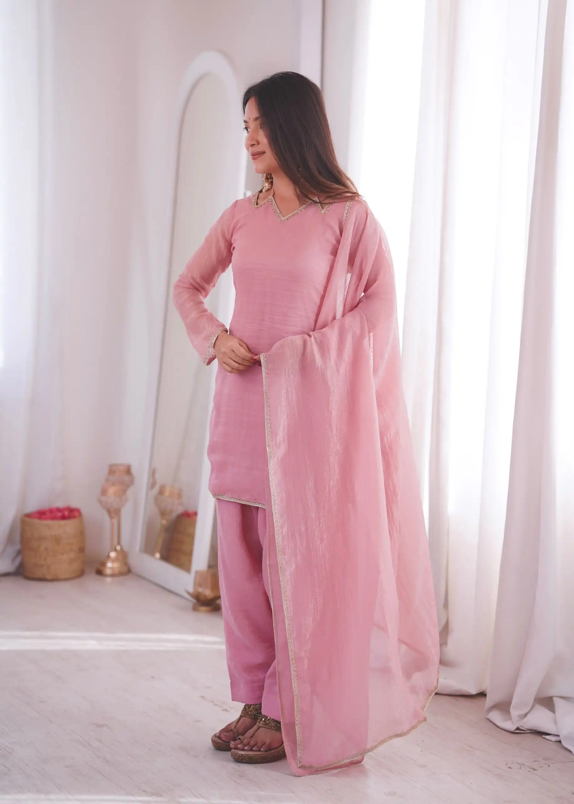 Aglow Pink Crunchy Silk Lace Border Work Salwar Suit - Image 5