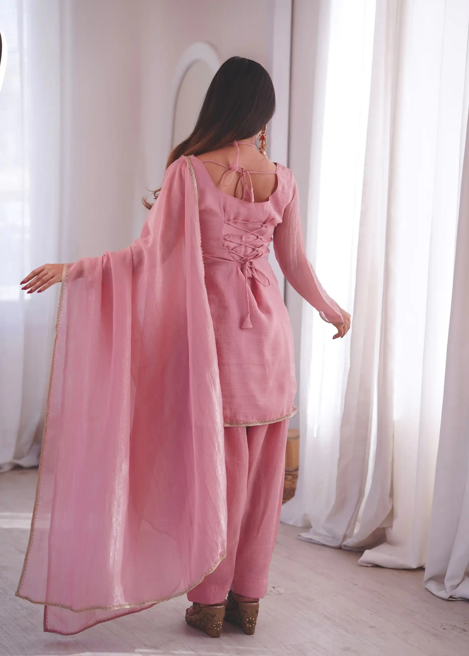 Aglow Pink Crunchy Silk Lace Border Work Salwar Suit - Image 4
