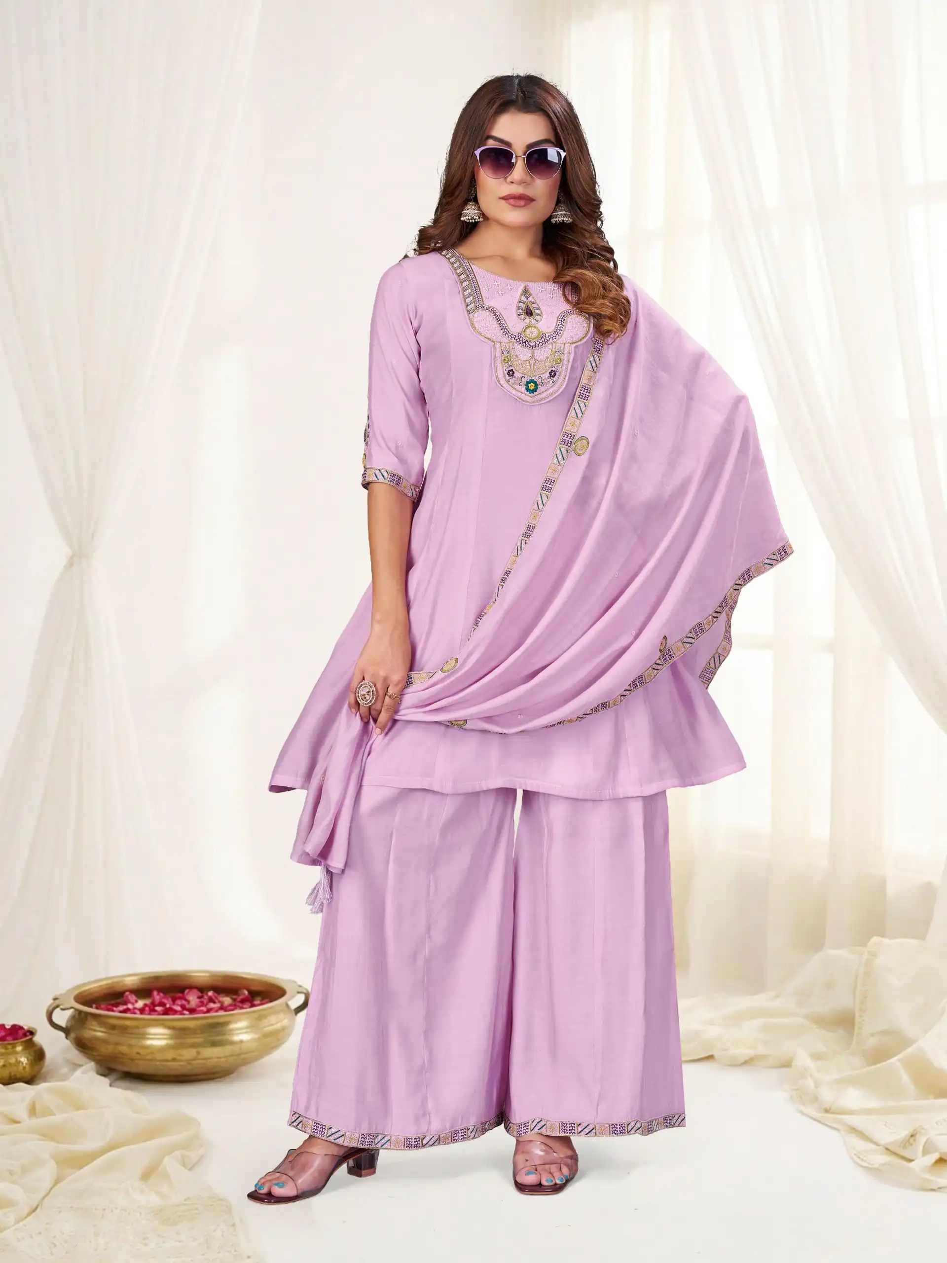 Glowing Lavender Mal Chanderi Thread Work Salwar Suit