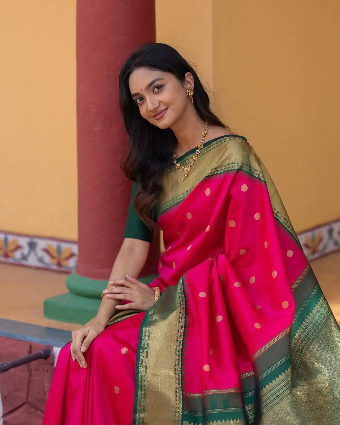 Perfect Pink Lichi Silk Lace Border Work Saree - Image 2