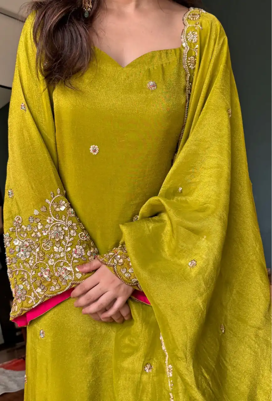 Pretty Mastered Viscous Roman Glass Beads Work Salwar Suit - Image 4