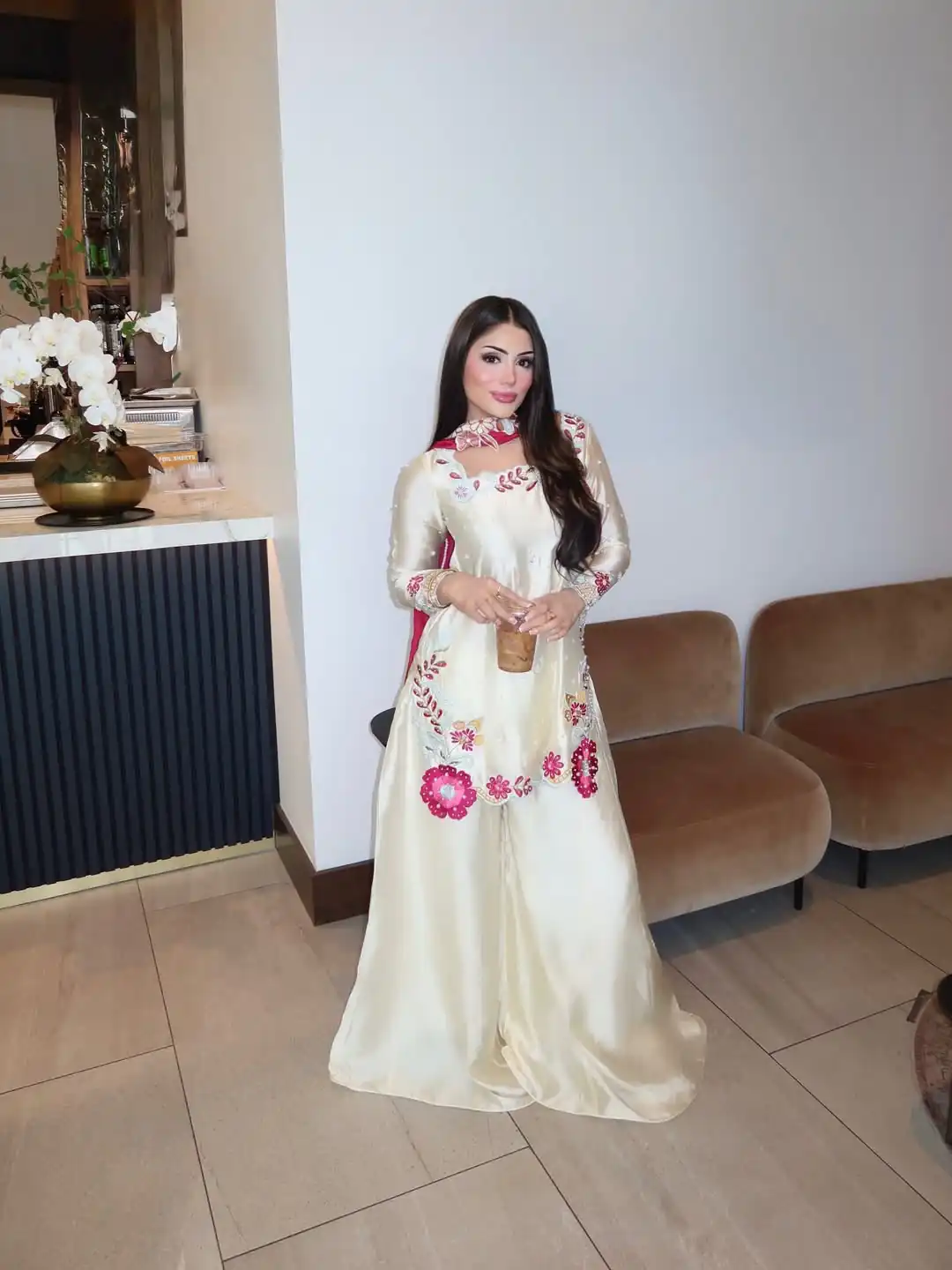Pretty Off White Roman Glass Bids Work Salwar Suit