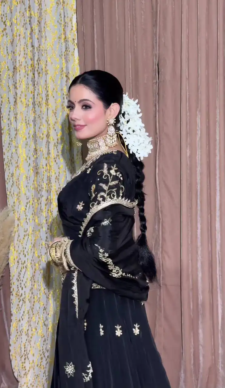 Shiny Black Natural Crepe Silk Embroider Work Salwar Suit - Image 3