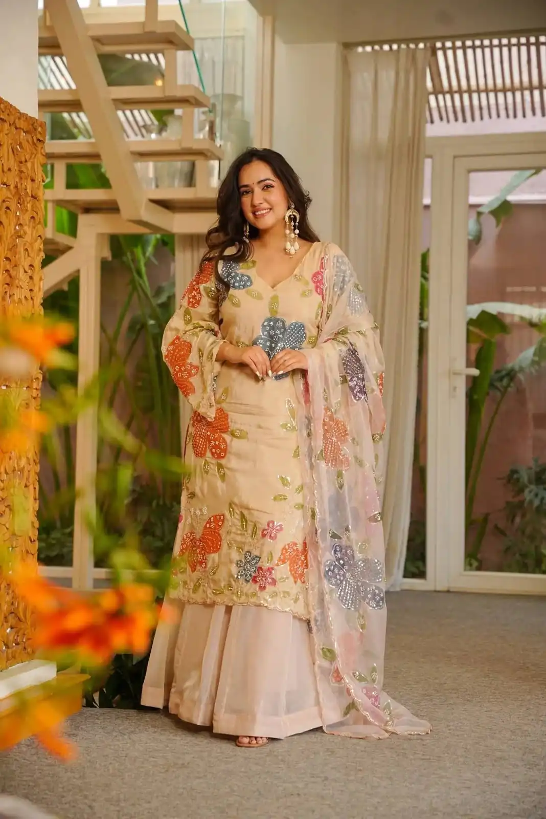 Shiny Off White Tabby Organza Embroider Work Salwar Suit - Image 3