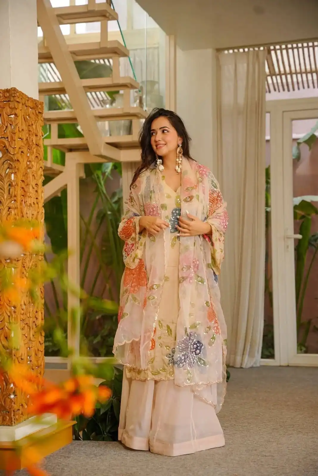 Shiny Off White Tabby Organza Embroider Work Salwar Suit - Image 2