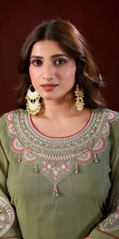 Alternative view of Super Mehendi Mul Slub Thread Work Salwar Suit