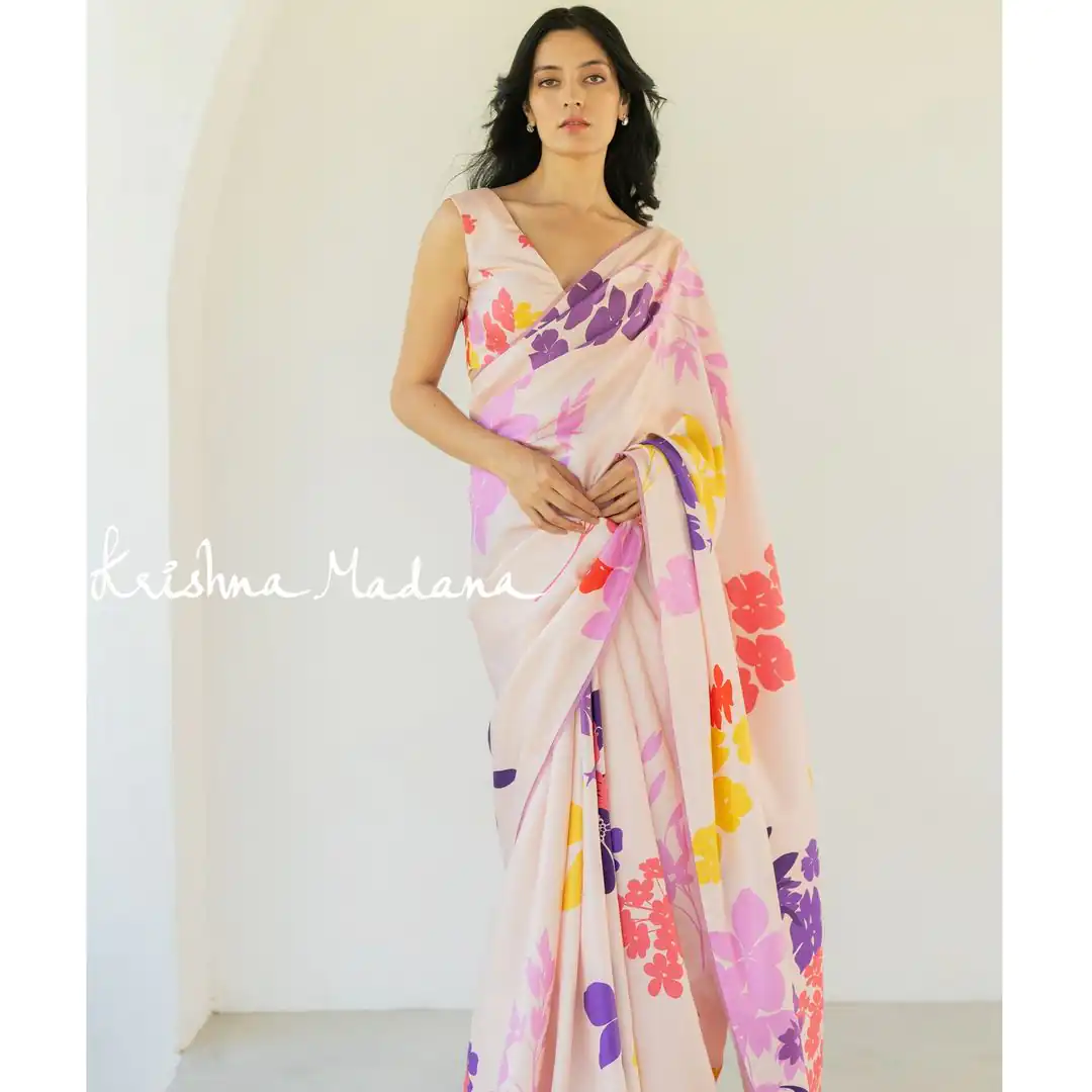 Splendorous Cream Pink Satin Silk Blouse Digital Print Saree