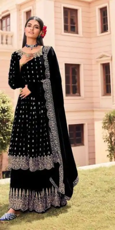 Dazzling Black Color Heavy Georgette Embroidery Salwar Suit