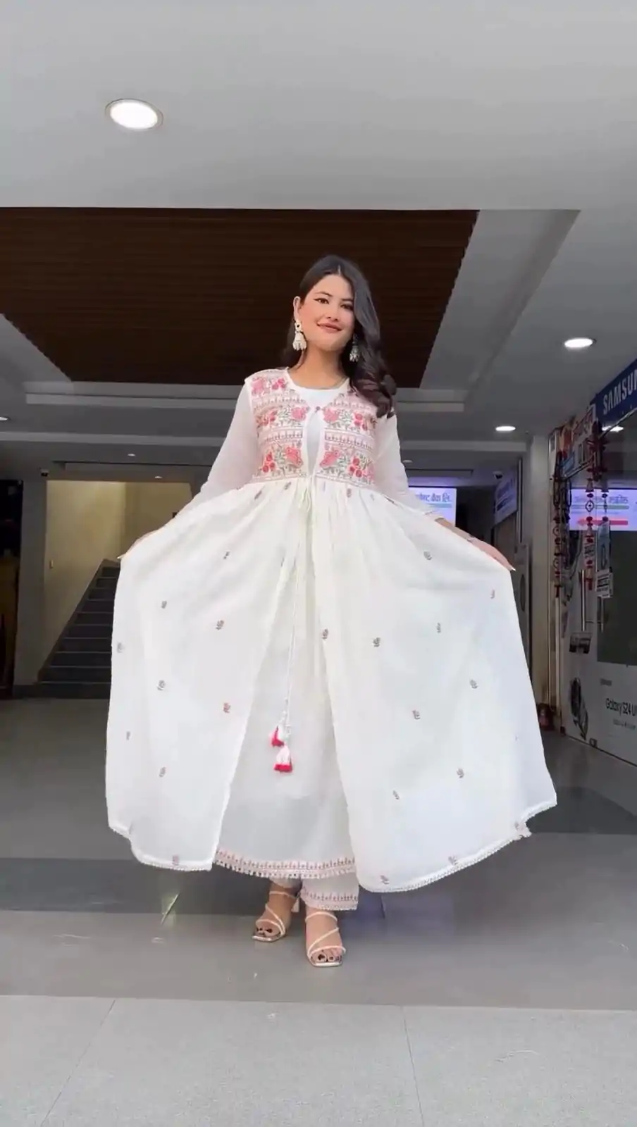 Graceful White Color Foix Georgette Thread Sequence Salwar Suit - Image 3