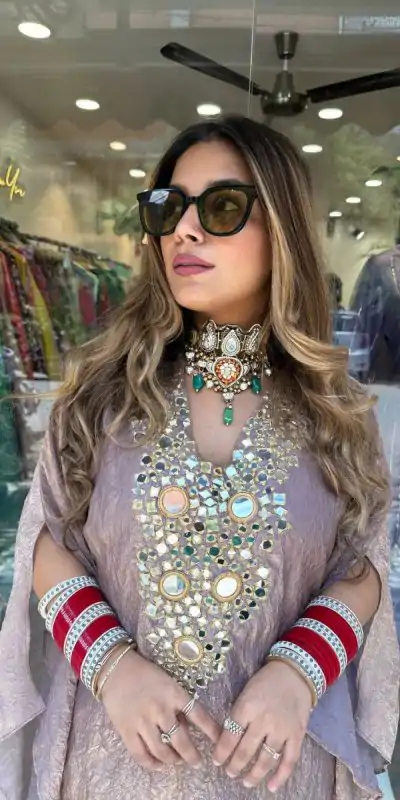 Onion Fendy Embroidery Salwar Suit